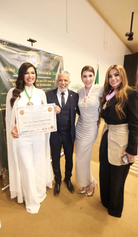 Na foto, Josiane Dresch, comendador Regino Barros, Paula Manosso e a juíza Graciene Correa da Costa.